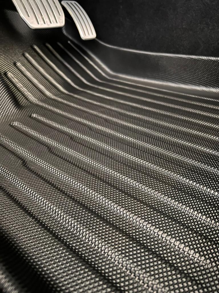 Model Y all-weather mats 3-part high-wall