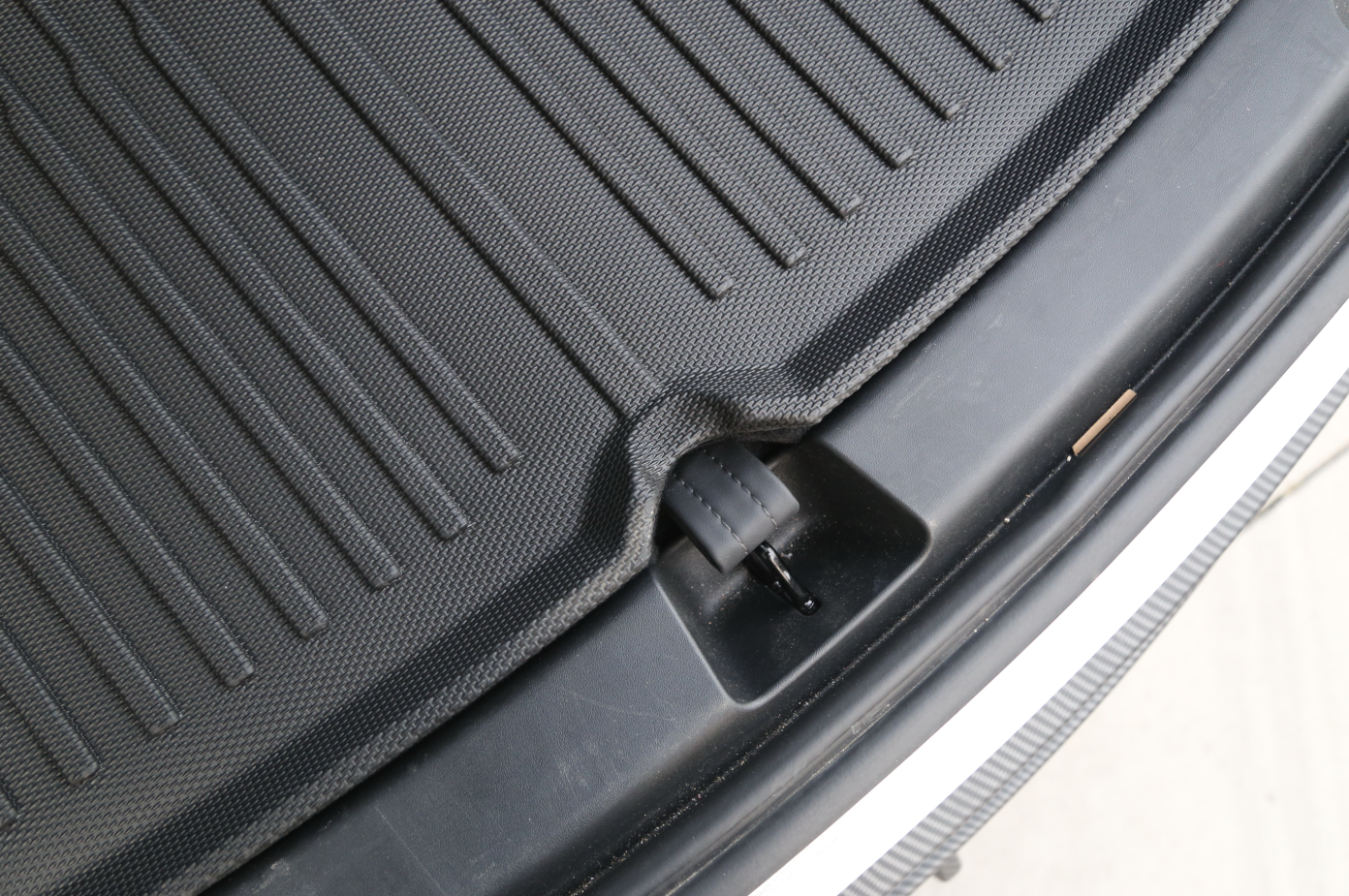 Model Y all-weather trunk mat Trunk