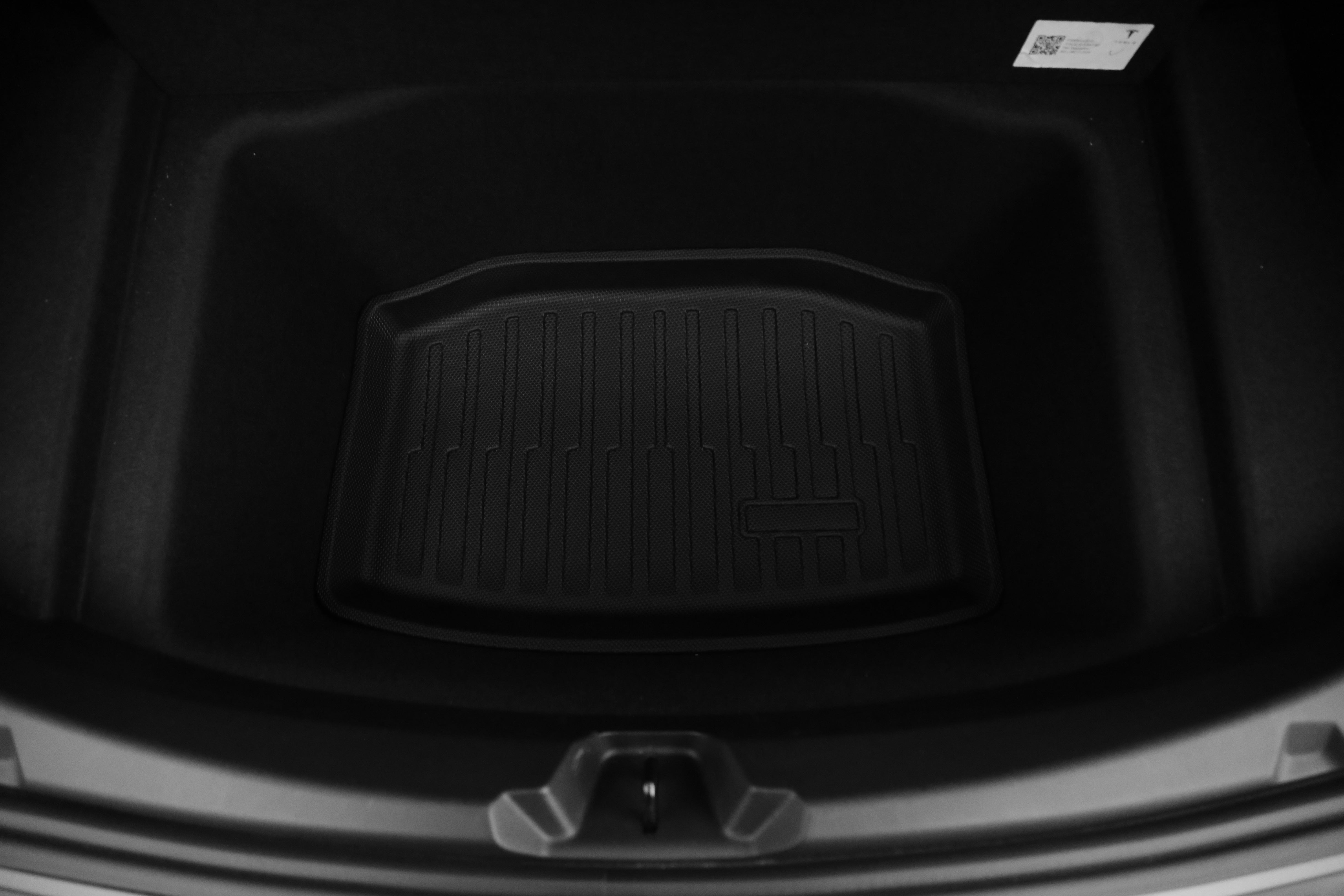 Model 3 trunk mat (small compartment below)